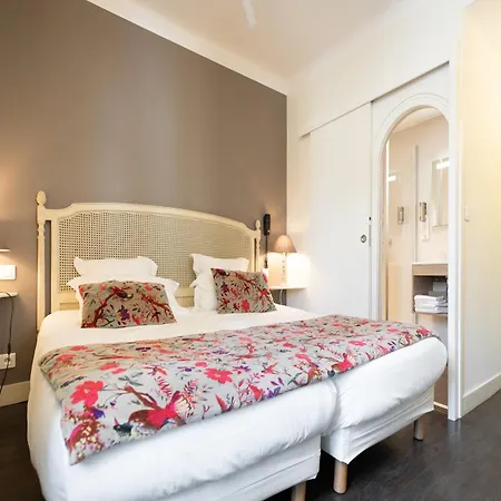 Hotel La Couleuvrine Centre 3*