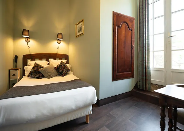 La Couleuvrine Centre 3* سارلا لا كانيدا