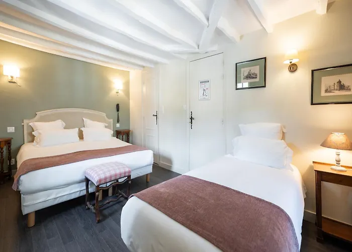 La Couleuvrine Centre 3* سارلا لا كانيدا