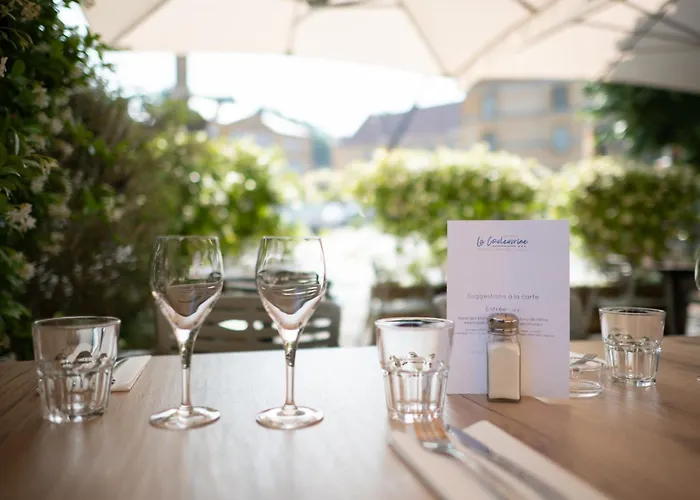 La Couleuvrine Centre 3* سارلا لا كانيدا